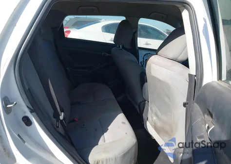 2011 Toyota Matrix z USA, uszkodzony, nr VIN 2T1KU4EE3BC697553